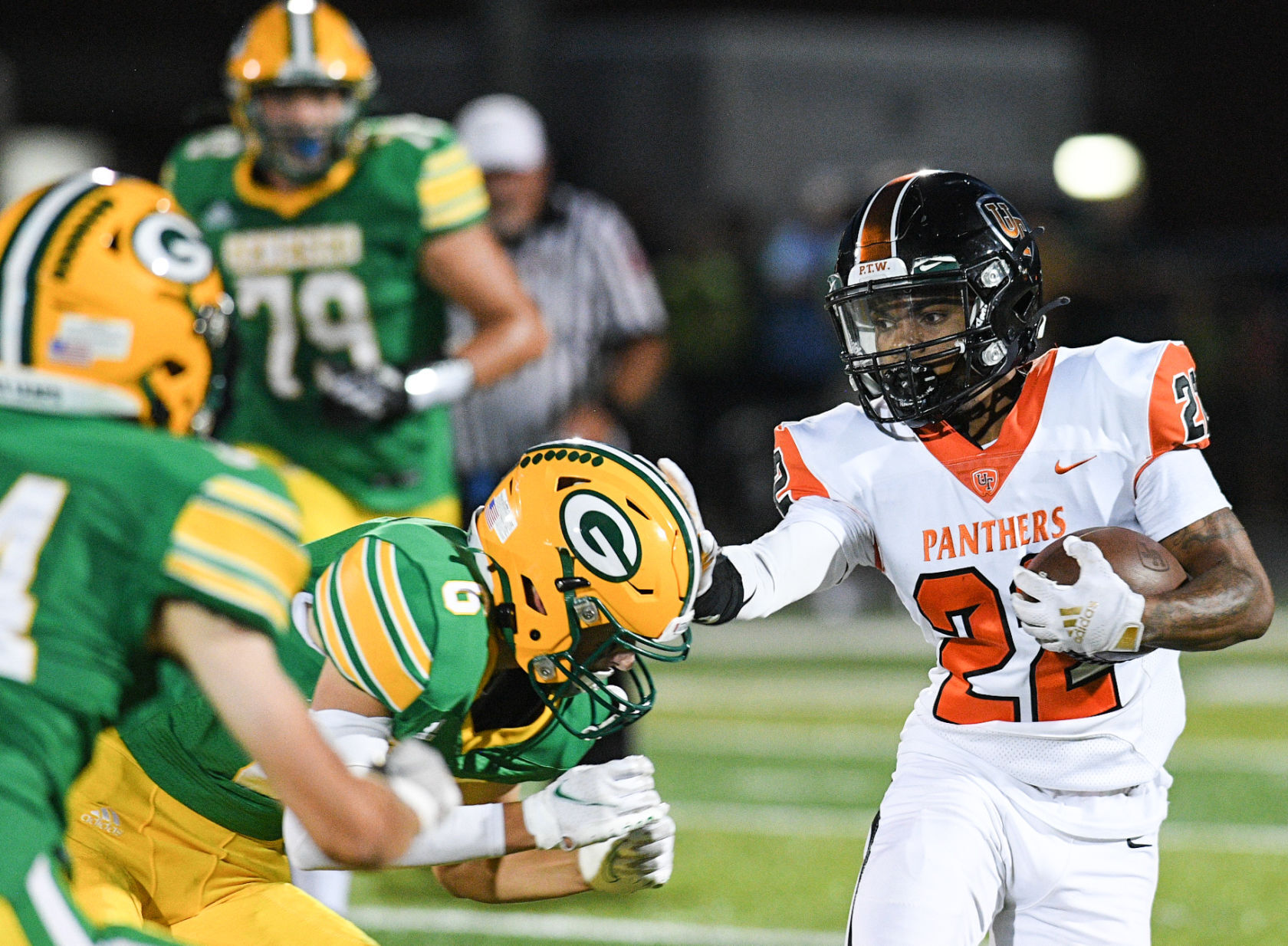 091021-qc-spt-ut-geneseo-fball-008